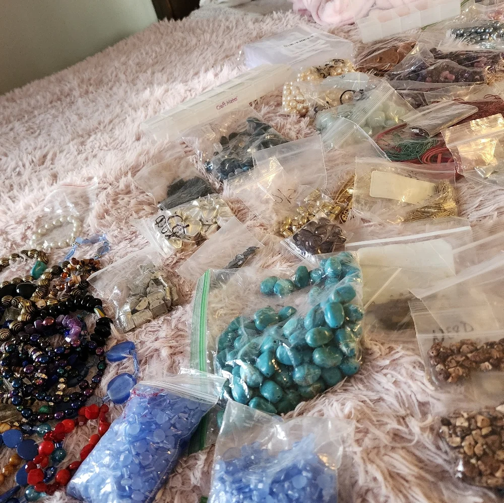 Mixture of Jewelry Making Supplies - Picture 8 of 12